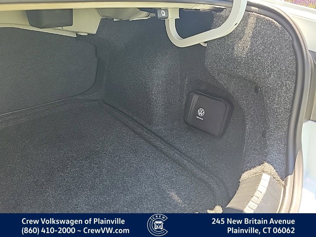 Certified 2024 Volkswagen Jetta SE w/ Panoramic Sunroof Package FWD image 52