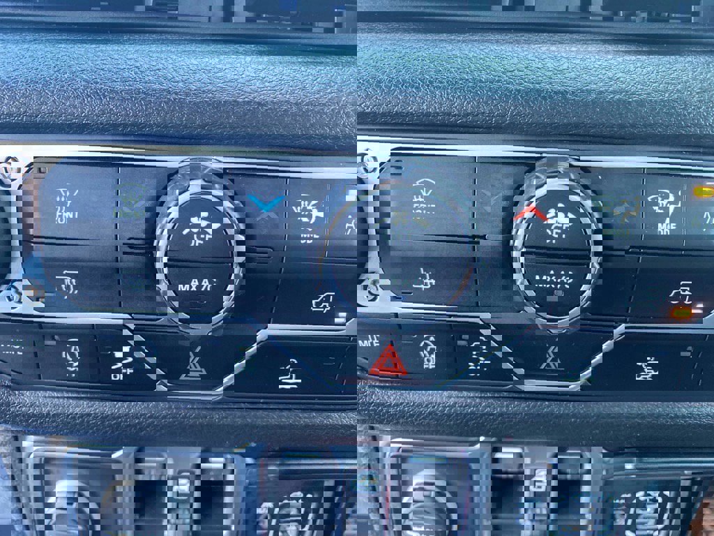 Used 2024 Jeep Gladiator Sport image 14