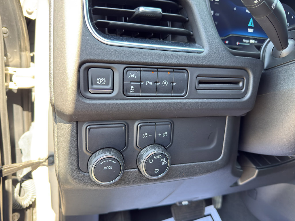 Used 2024 Chevrolet Suburban LT image 11