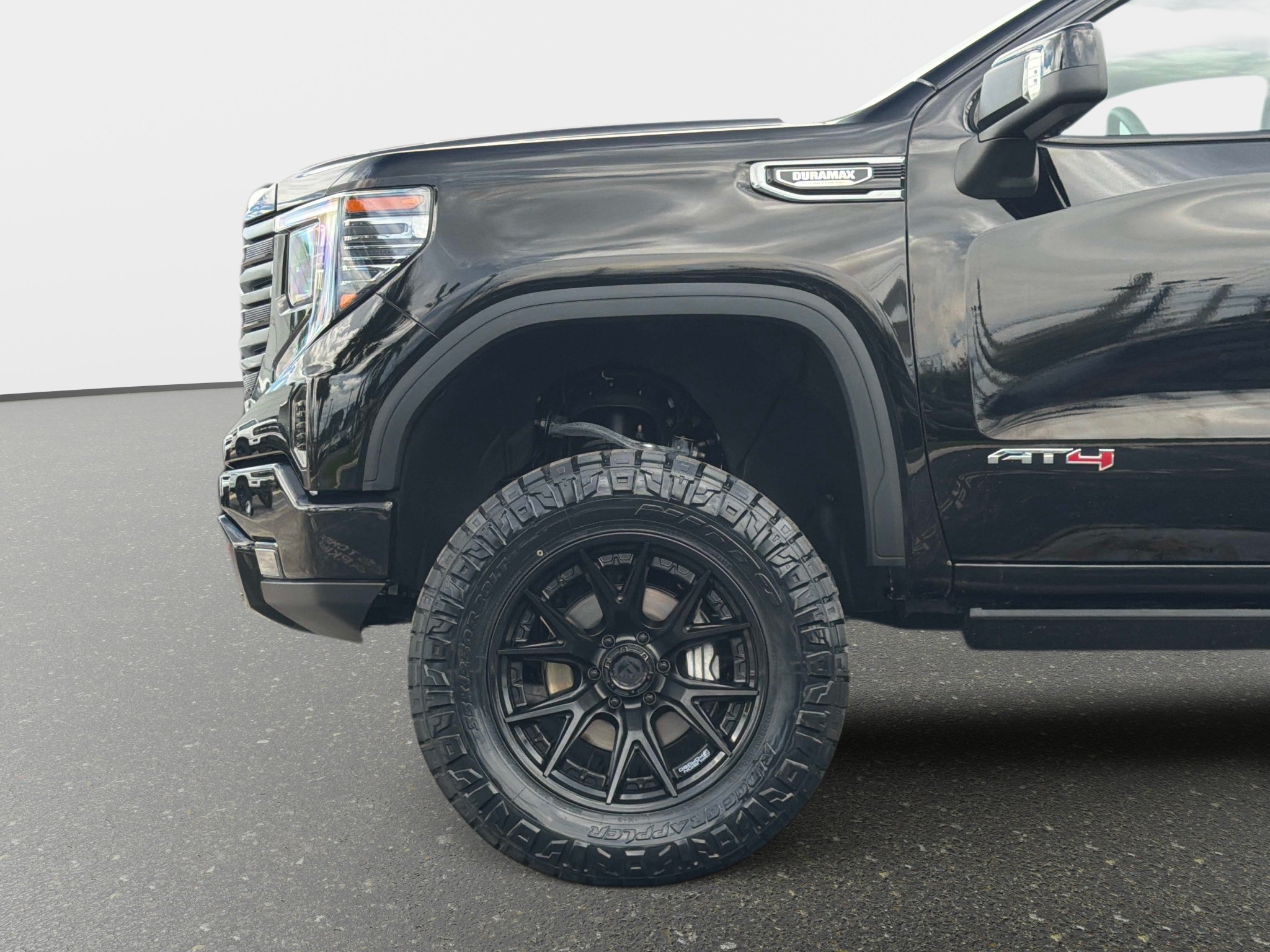 Used 2025 GMC Sierra 1500 AT4 w/ AT4 Premium Package AWD/4WD image 6