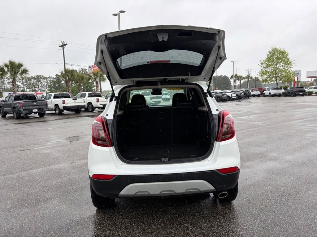 Used 2021 Buick Encore Preferred AWD/4WD image 5