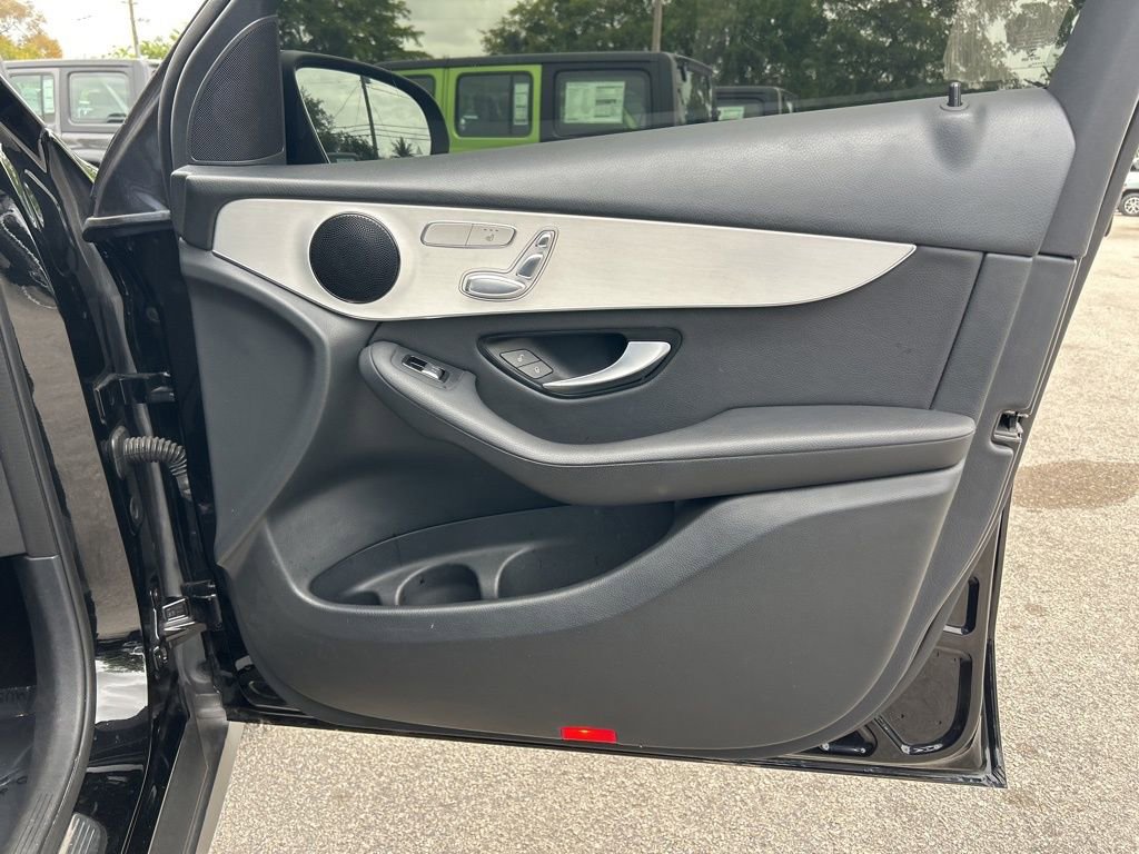 Used 2022 Mercedes-Benz GLC 300 image 24