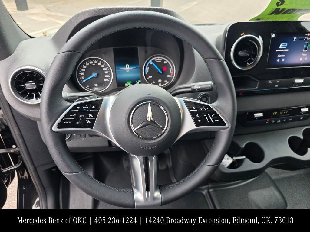 Used 2024 Mercedes-Benz eSprinter 170 Cargo image 10