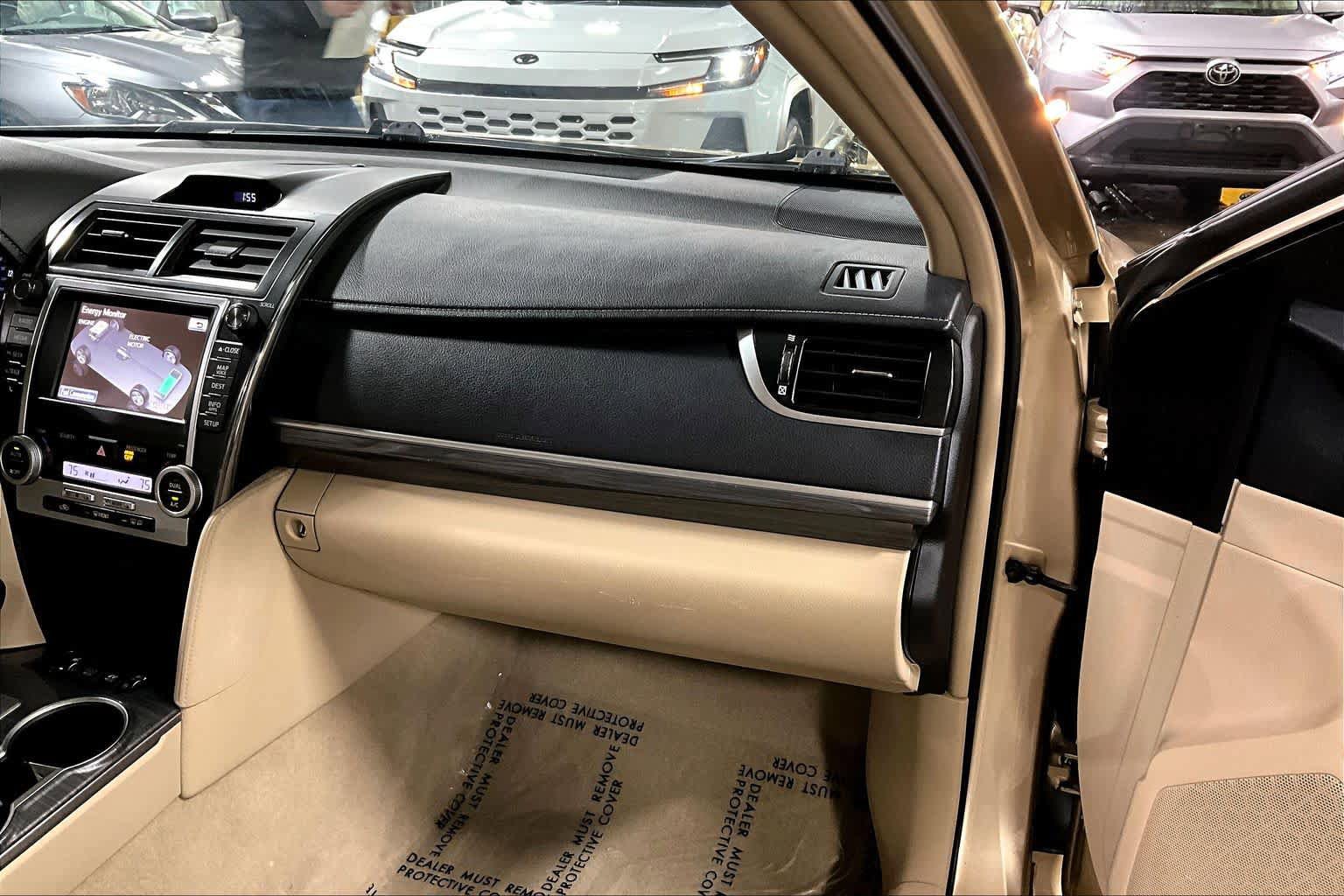 Used 2012 Toyota Camry XLE w/ Leather Pkg image 18
