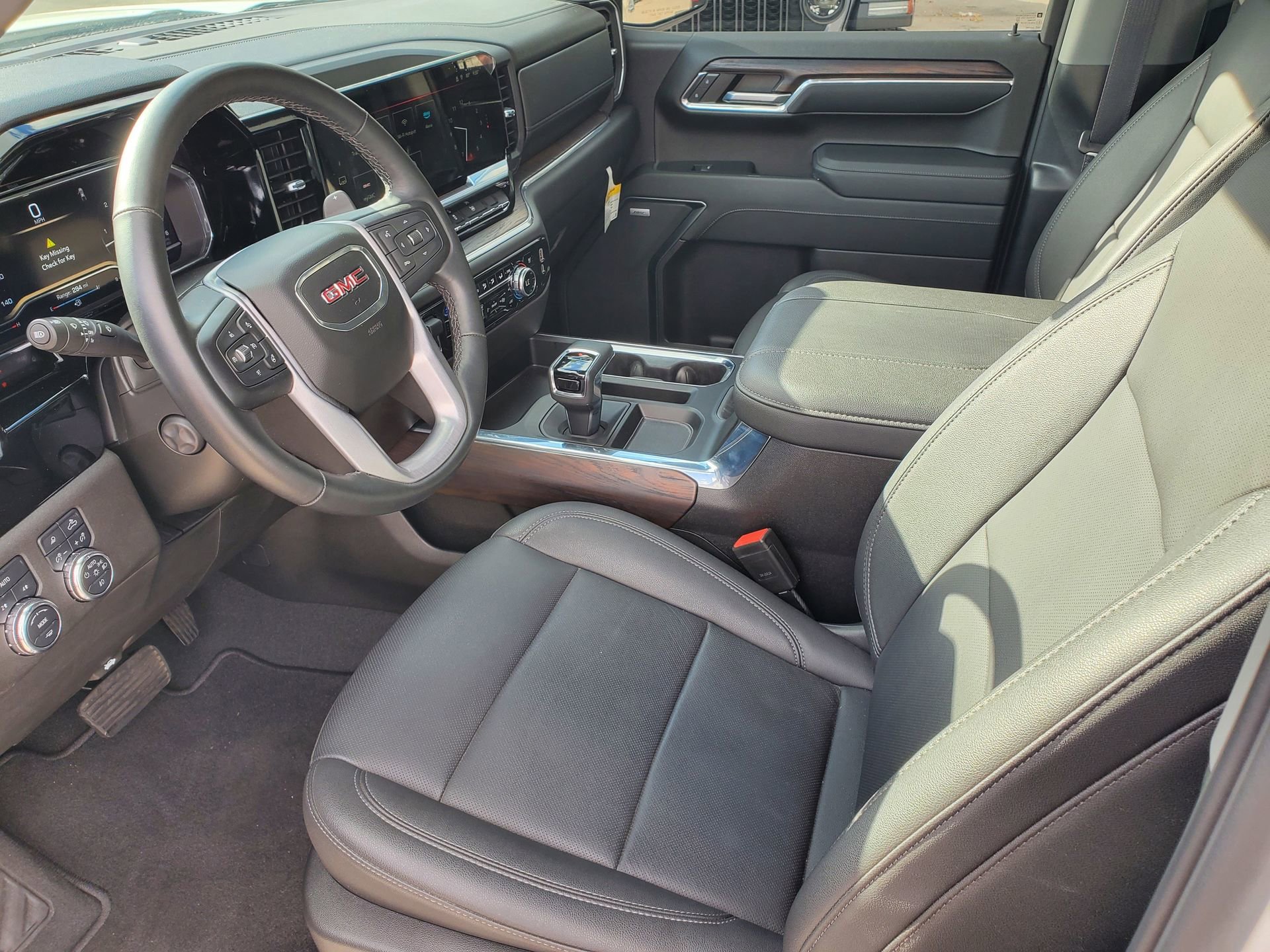 Used 2024 GMC Sierra 1500 SLT w/ SLT Premium Plus Package image 18