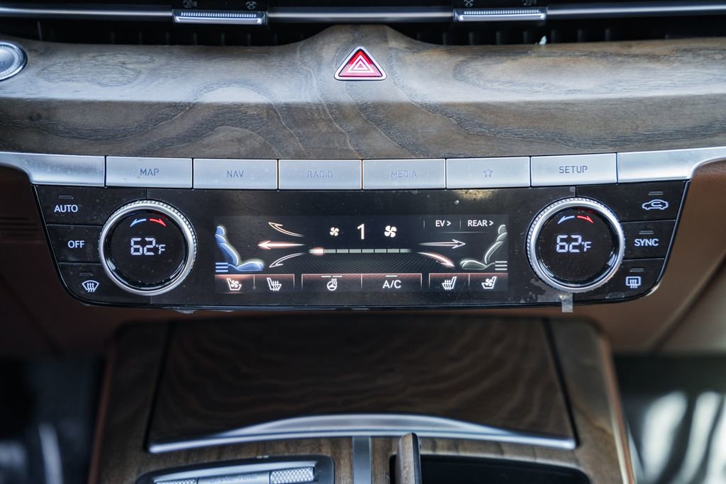 Used 2024 Genesis G80 image 20