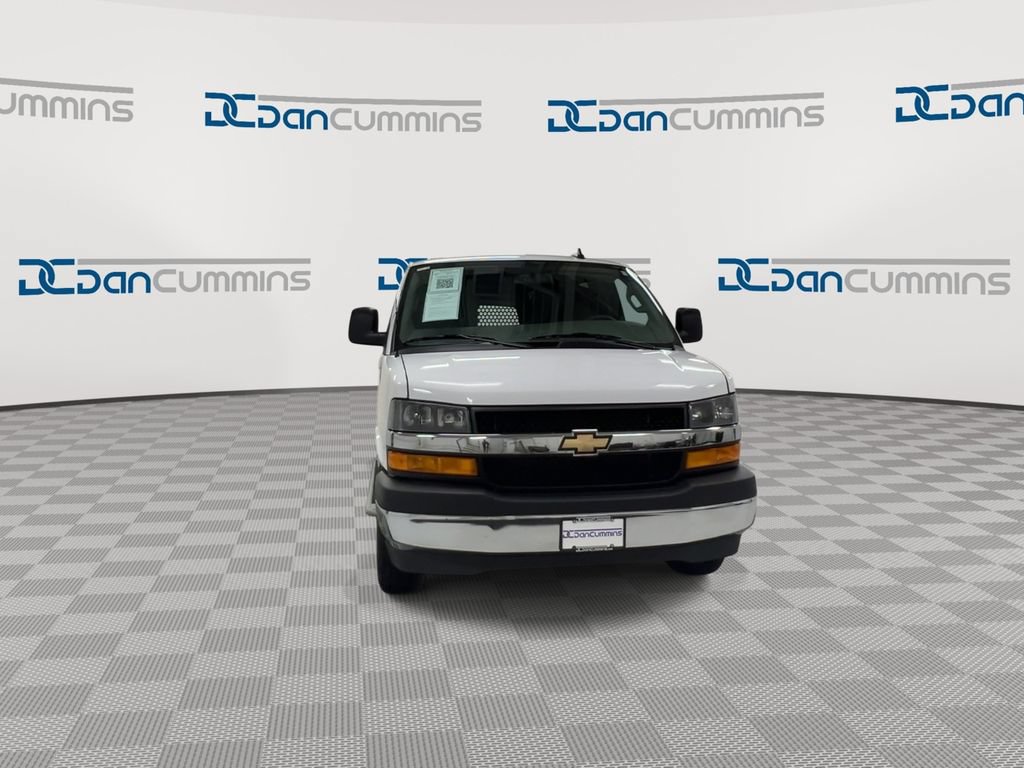 Used 2025 Chevrolet Express 2500 w/ Driver Convenience Package RWD image 3