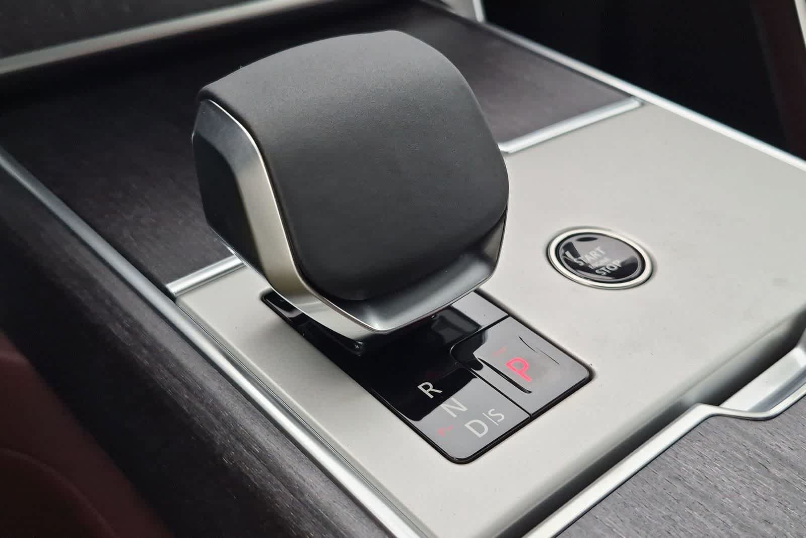 New 2026 Land Rover Range Rover SE AWD/4WD image 31