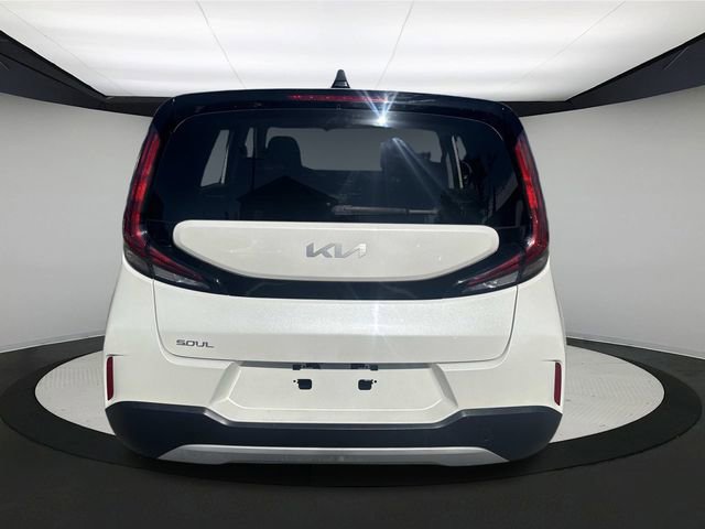Used 2023 Kia Soul LX image 5