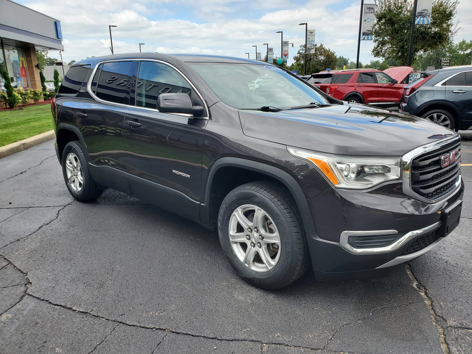 Used 2019 GMC Acadia SLE image 4