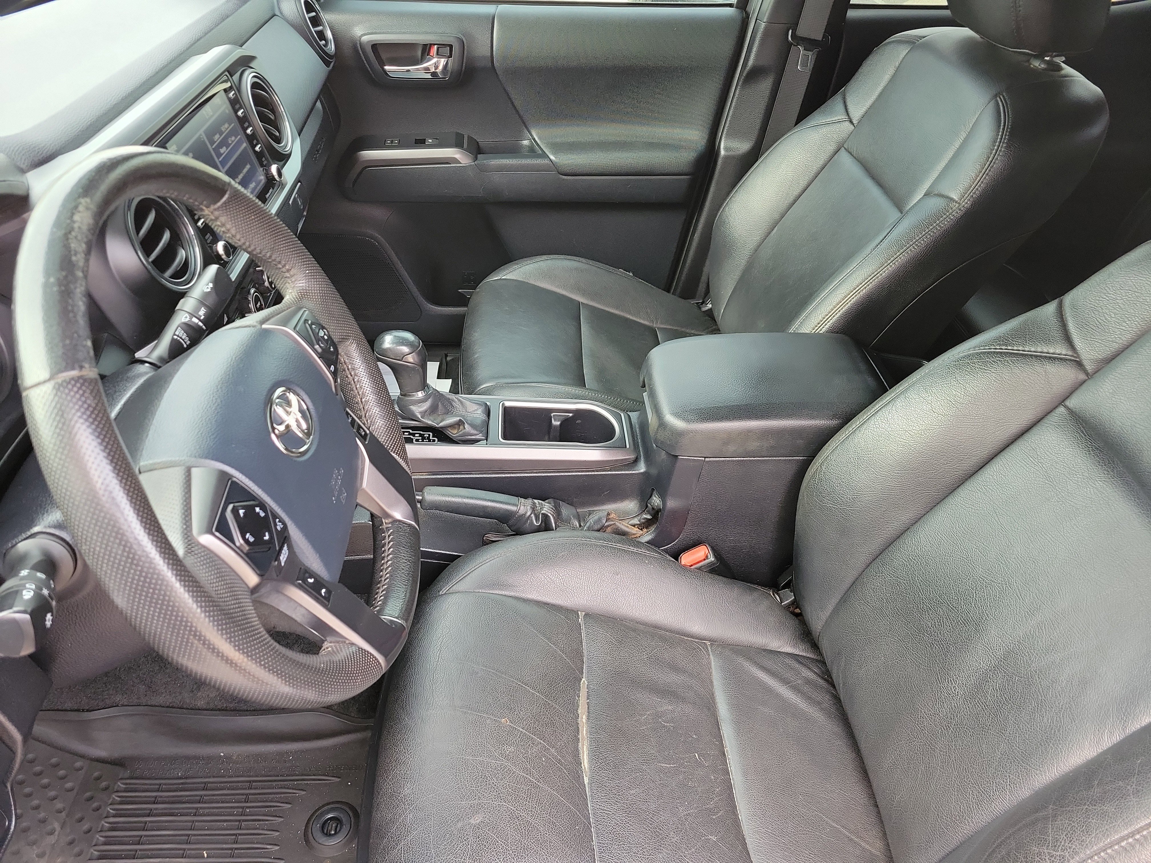 Used 2020 Toyota Tacoma TRD Sport image 9
