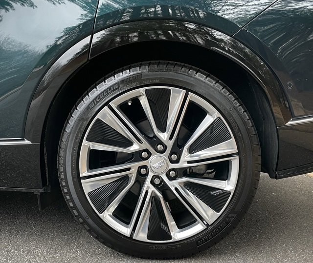 Used 2024 Cadillac Lyriq Luxury image 7