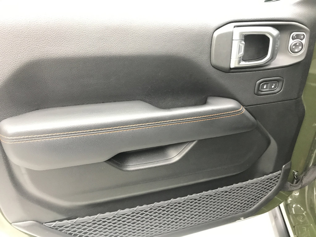 Used 2022 Jeep Gladiator Mojave w/ LED Lighting Group image 9