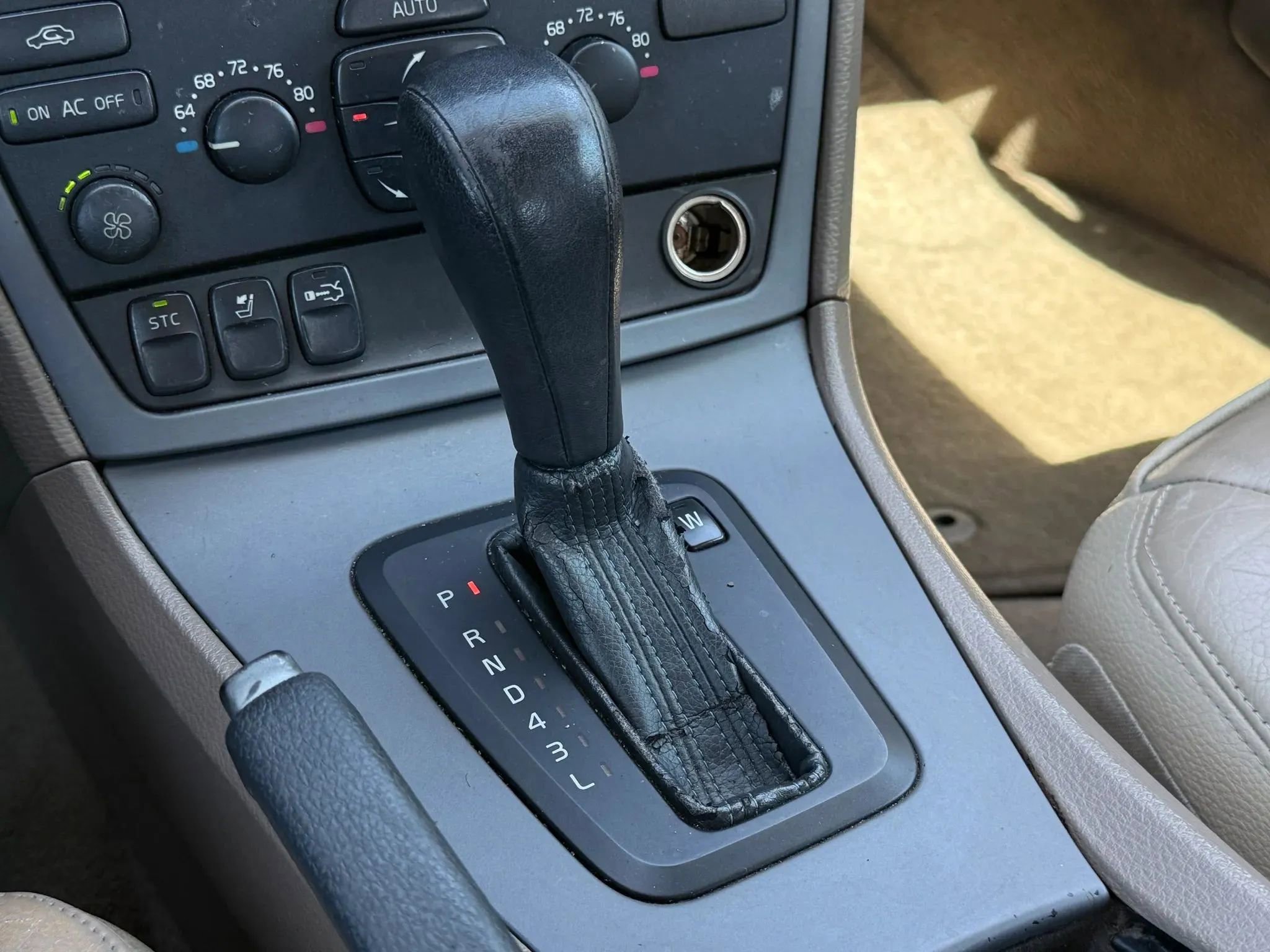 Used 2005 Volvo S60 2.5T image 26