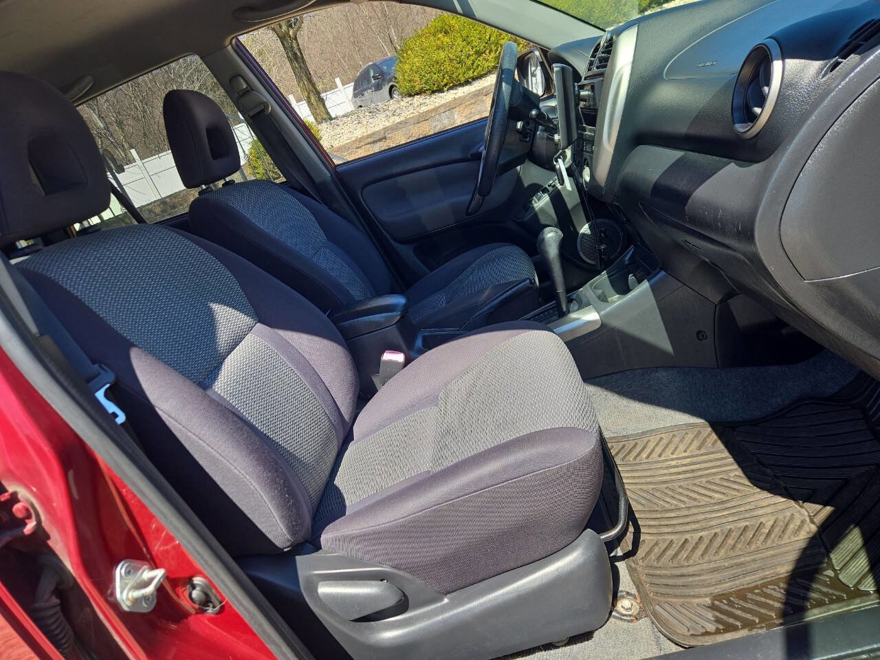 Used 2005 Toyota RAV4 4WD image 29