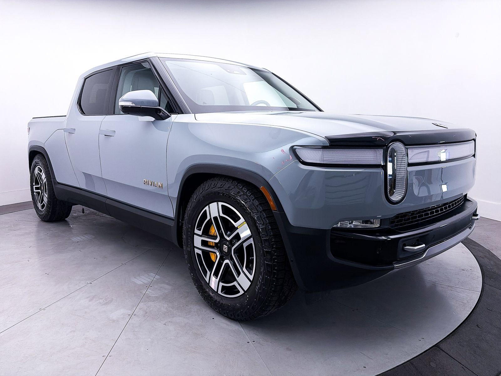 Used 2023 Rivian R1T Adventure AWD/4WD image 11