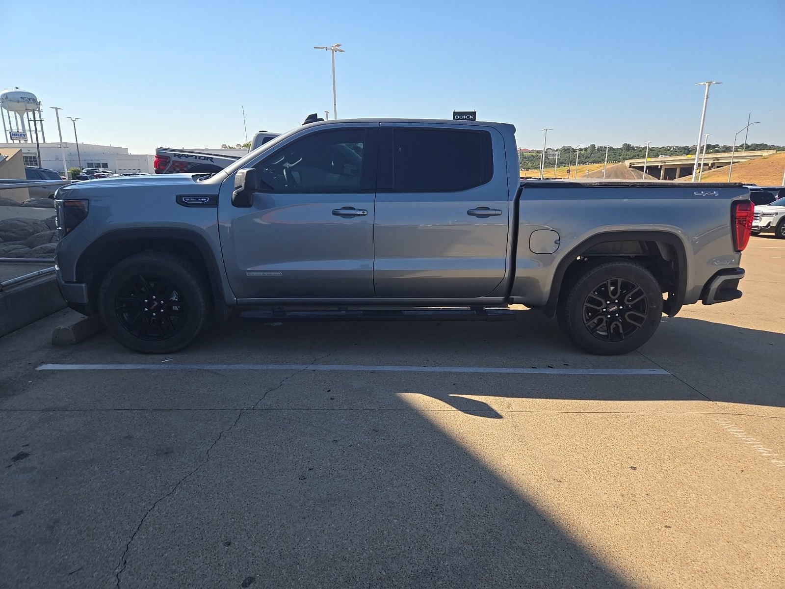 Used 2025 GMC Sierra 1500 Elevation AWD/4WD image 2