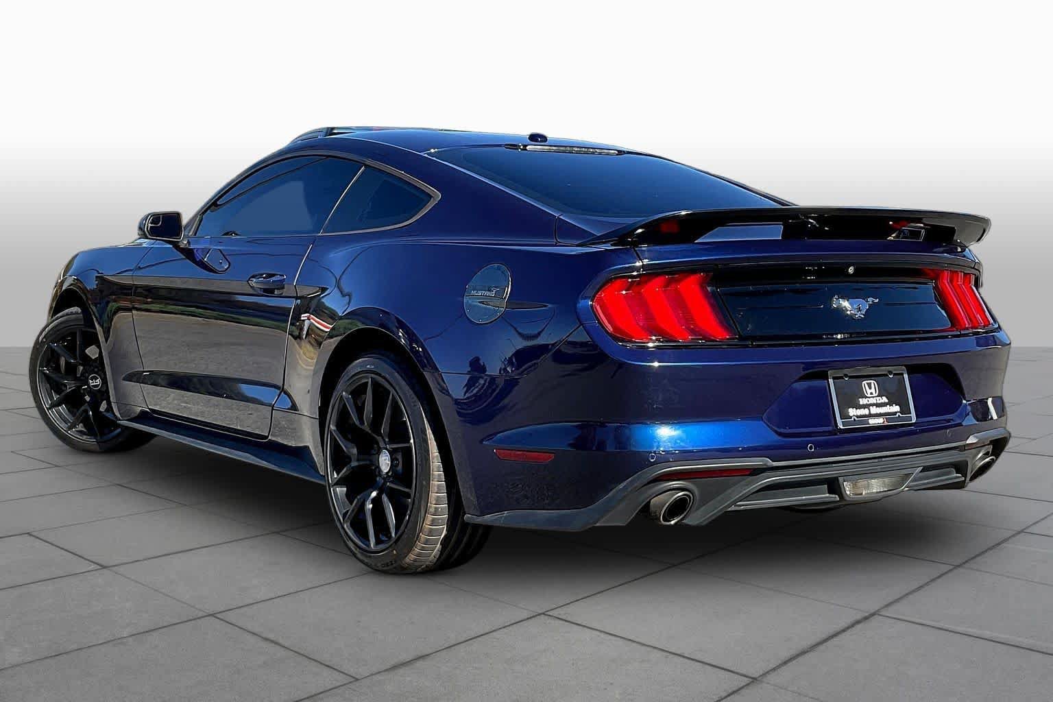 Used 2018 Ford Mustang Coupe w/ Equipment Group 101A RWD image 10