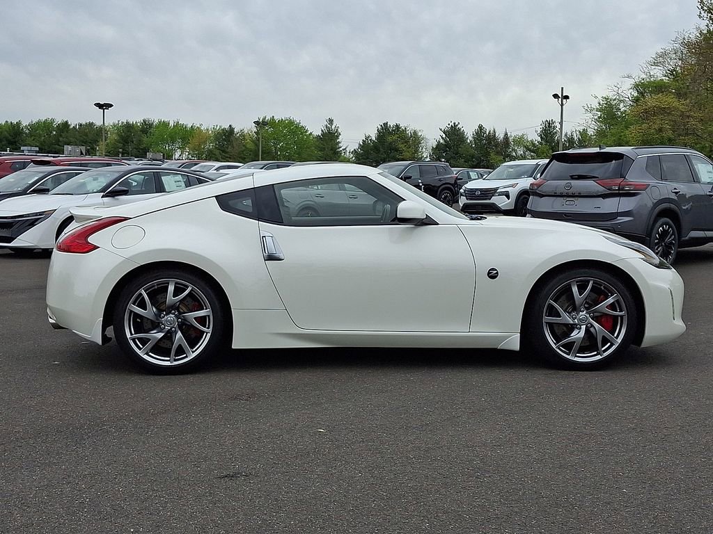 Used 2017 Nissan 370Z Coupe RWD image 7