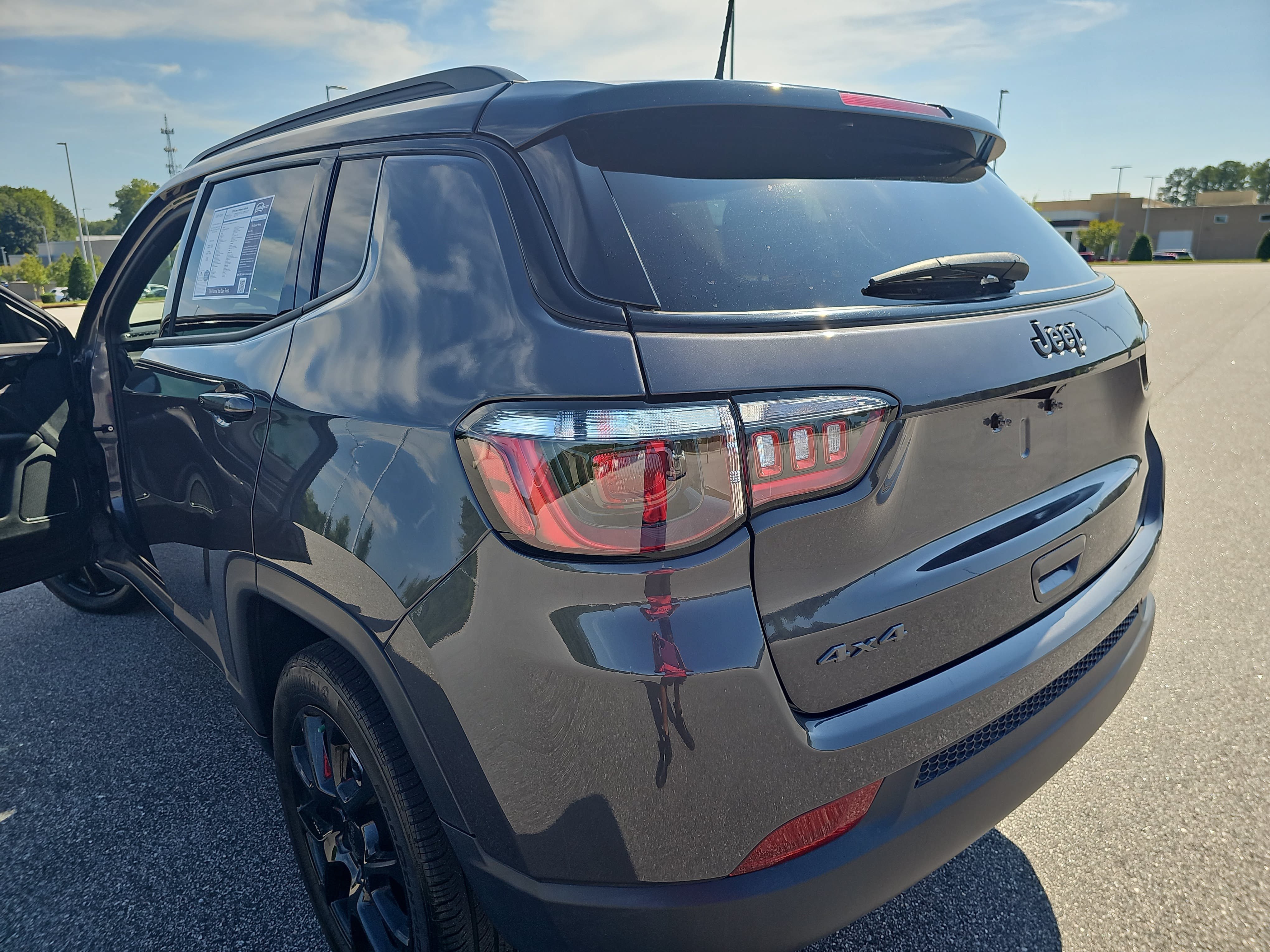 Used 2024 Jeep Compass Latitude w/ Altitude Special Edition AWD/4WD image 34