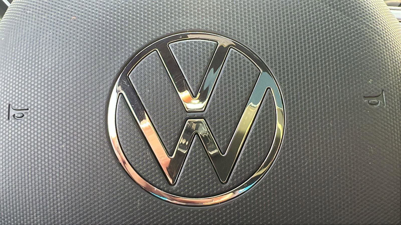 Used 2022 Volkswagen Tiguan SE R-Line AWD/4WD image 32