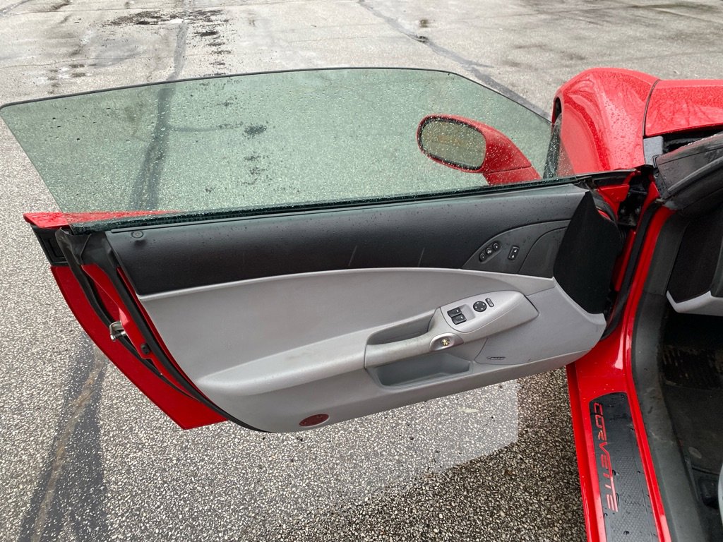 Used 2005 Chevrolet Corvette Convertible w/ Preferred Equipment Group image 10