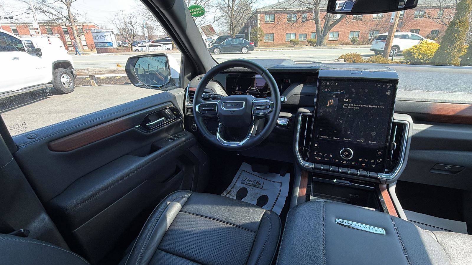 Used 2025 GMC Yukon XL Denali image 37
