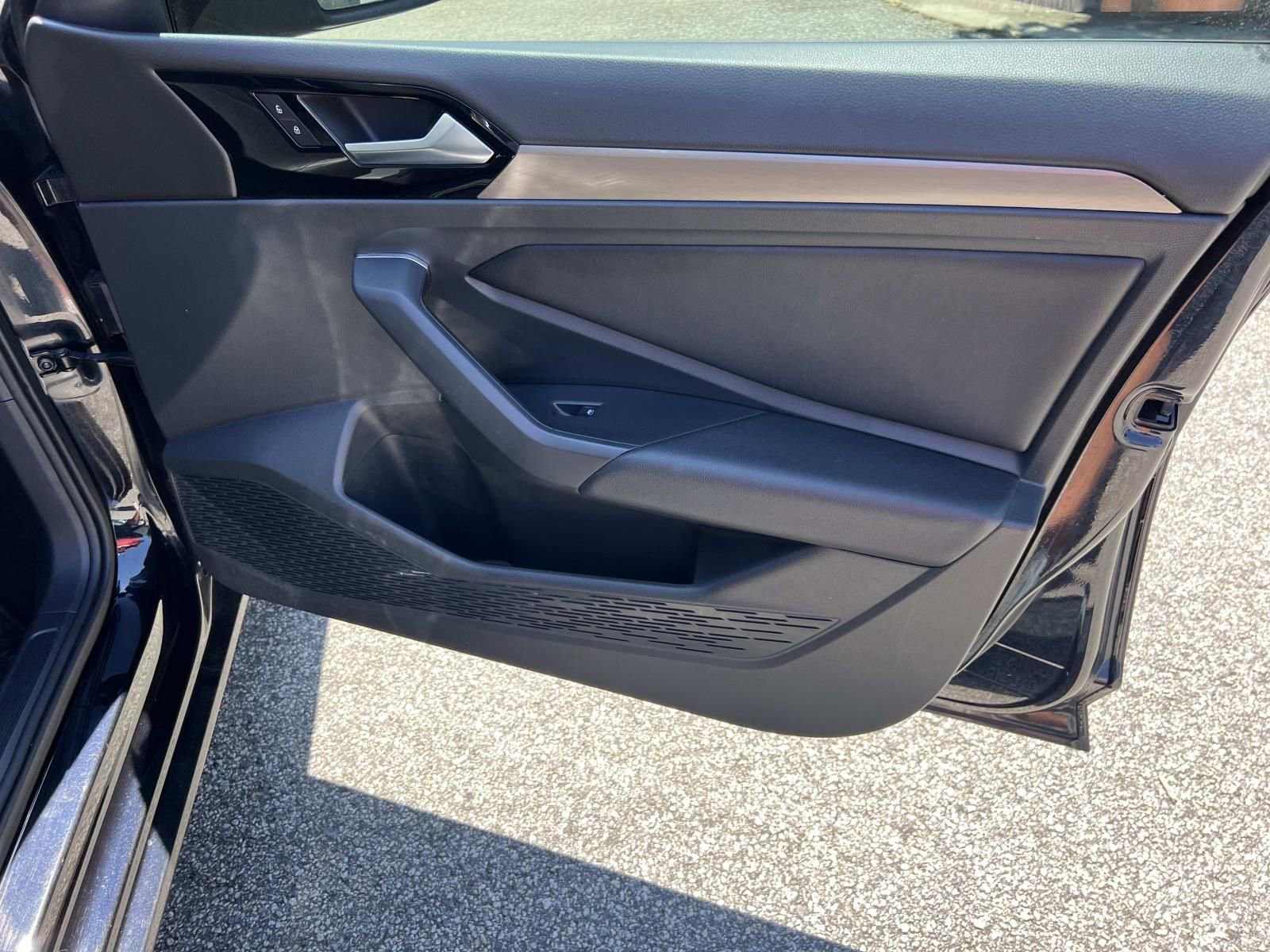 Used 2019 Volkswagen Jetta SEL Premium FWD image 14