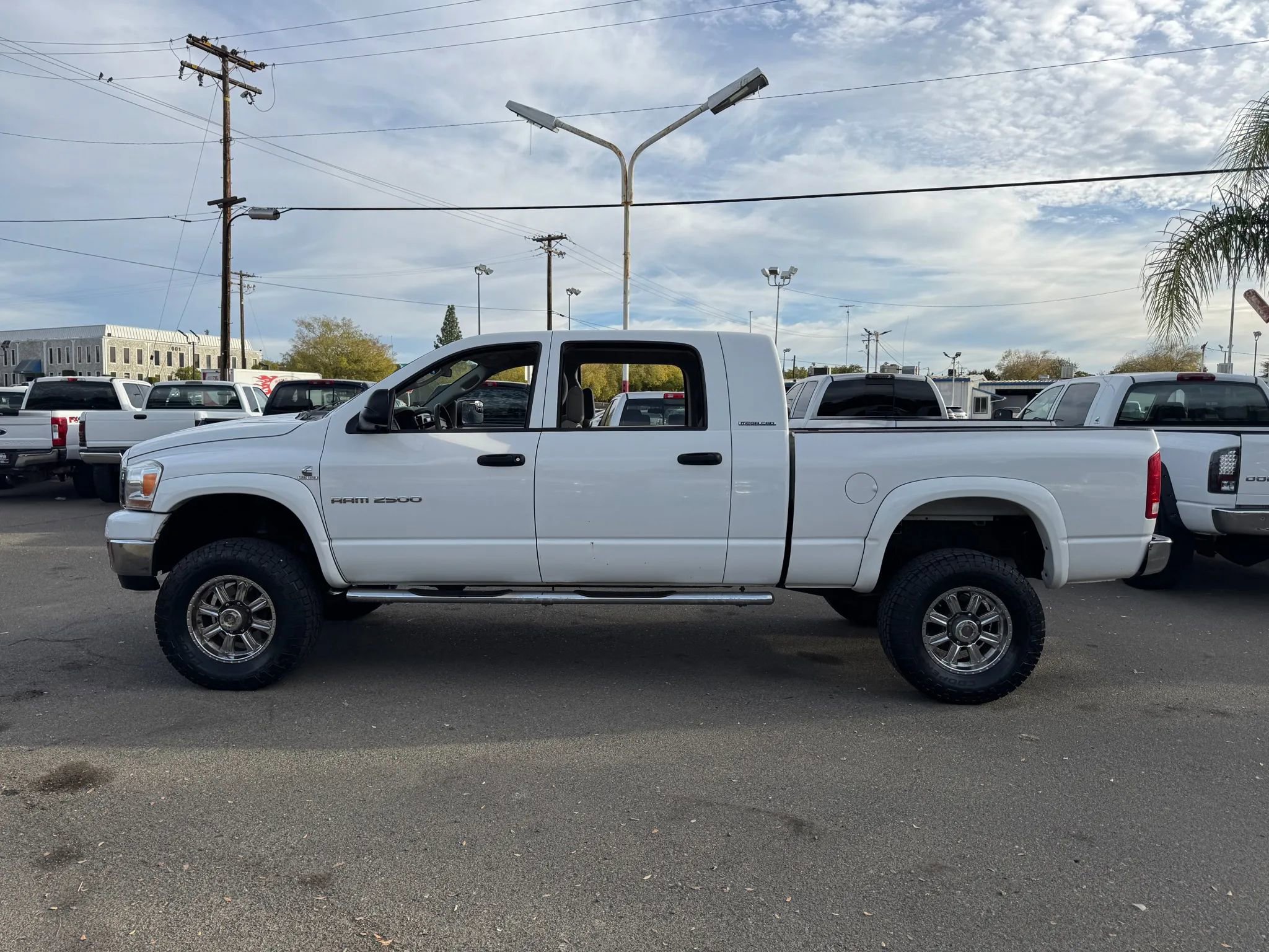 Used 2006 Dodge Ram 2500 Truck SLT image 3