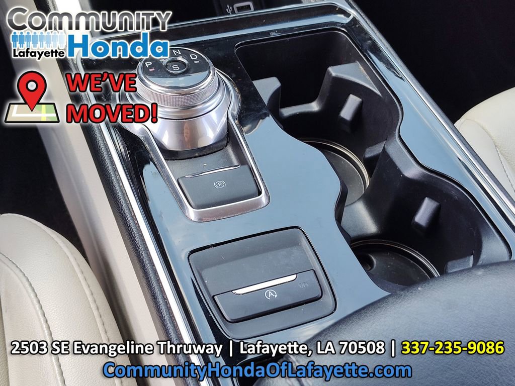 Used 2019 Ford Edge Titanium FWD image 29