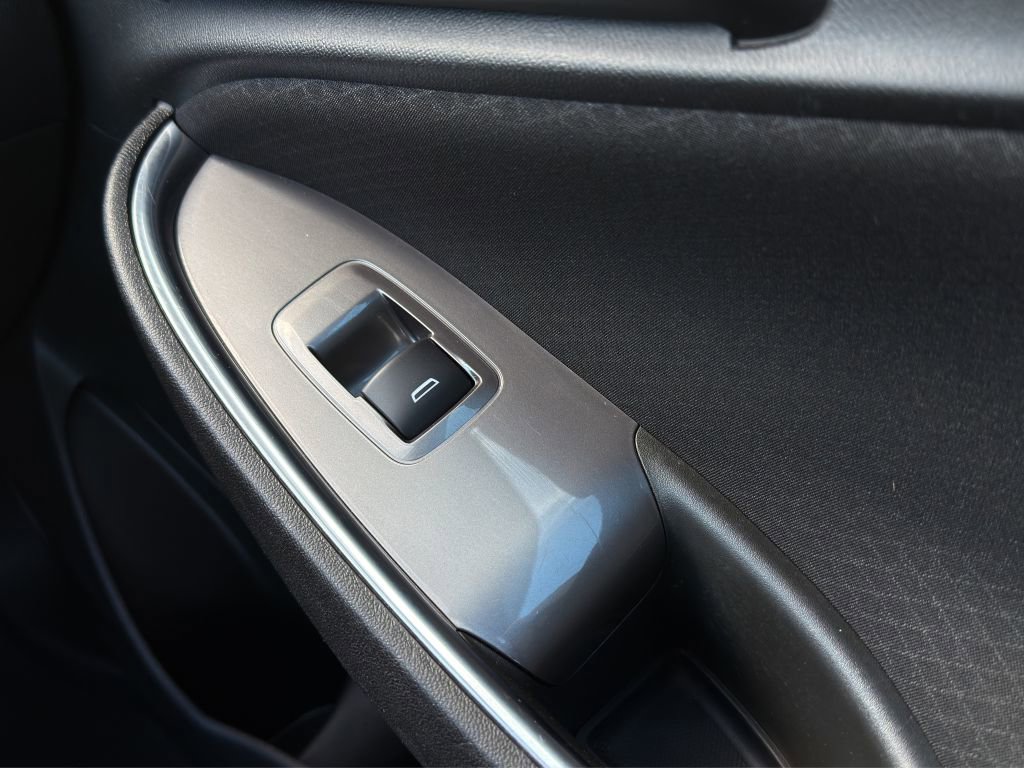 Used 2022 Chevrolet Malibu LT image 16