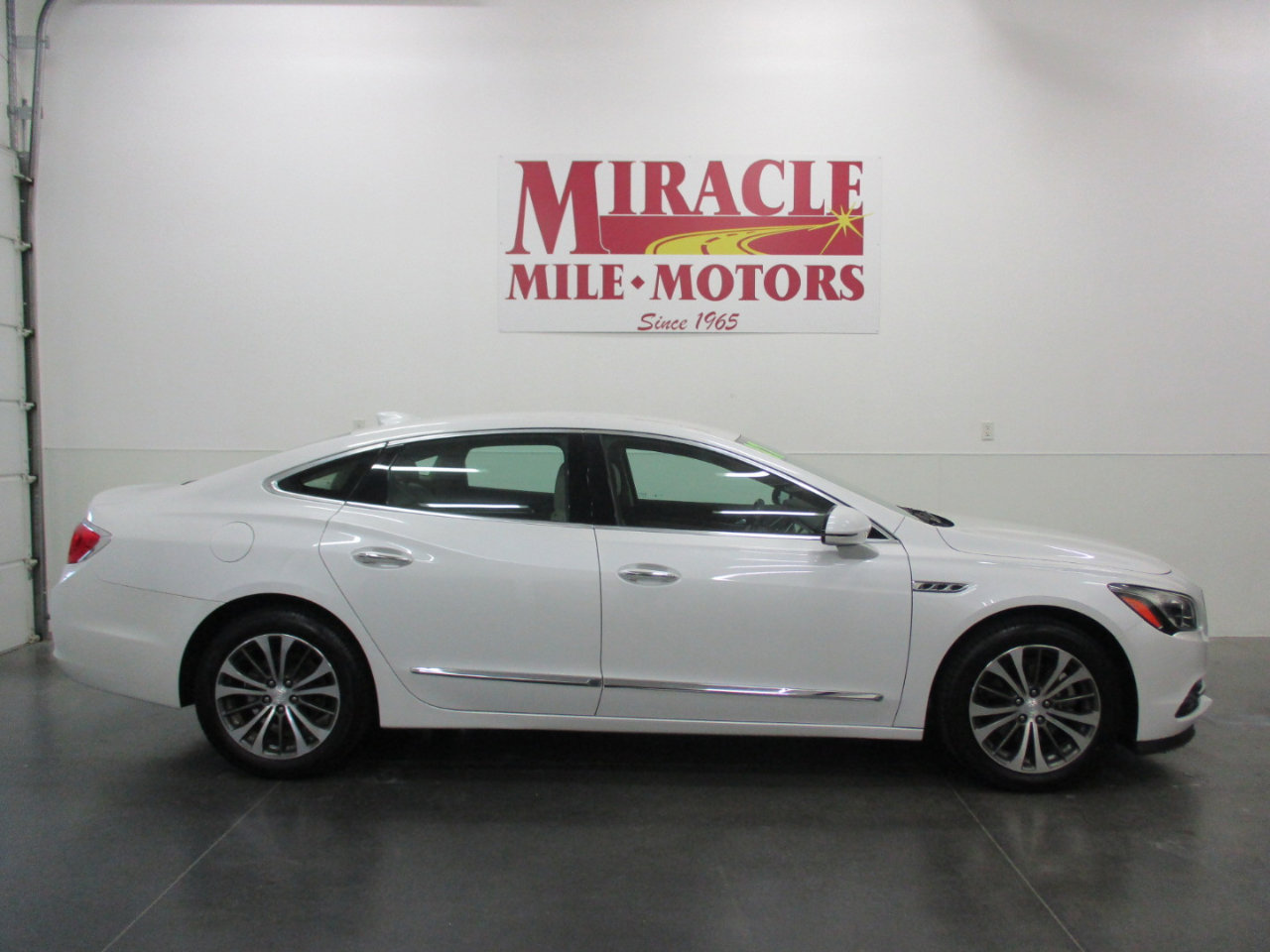 Used 2017 Buick LaCrosse Preferred image 6