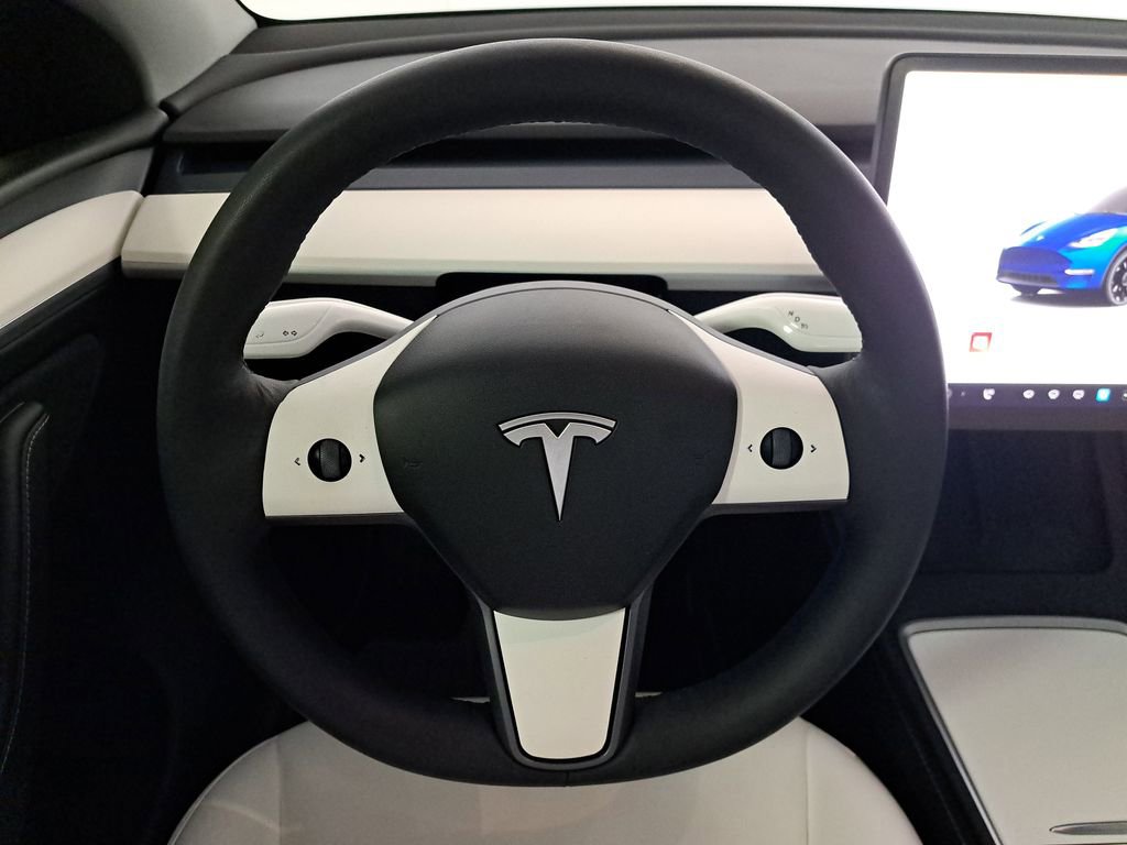 Used 2024 Tesla Model Y Performance image 13