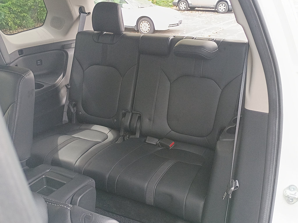 Certified 2023 Honda Pilot Touring image 13