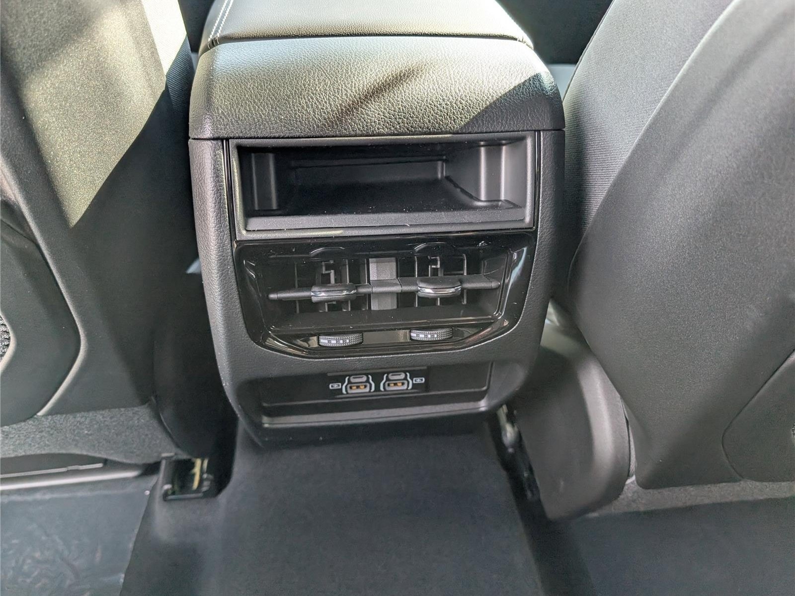 New 2026 Jeep Grand Cherokee Laredo AWD/4WD image 14