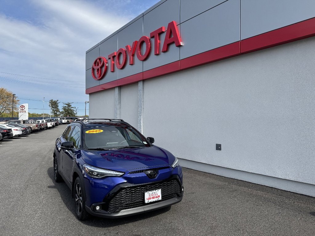 Used 2025 Toyota Corolla Cross AWD Hybrid image 1