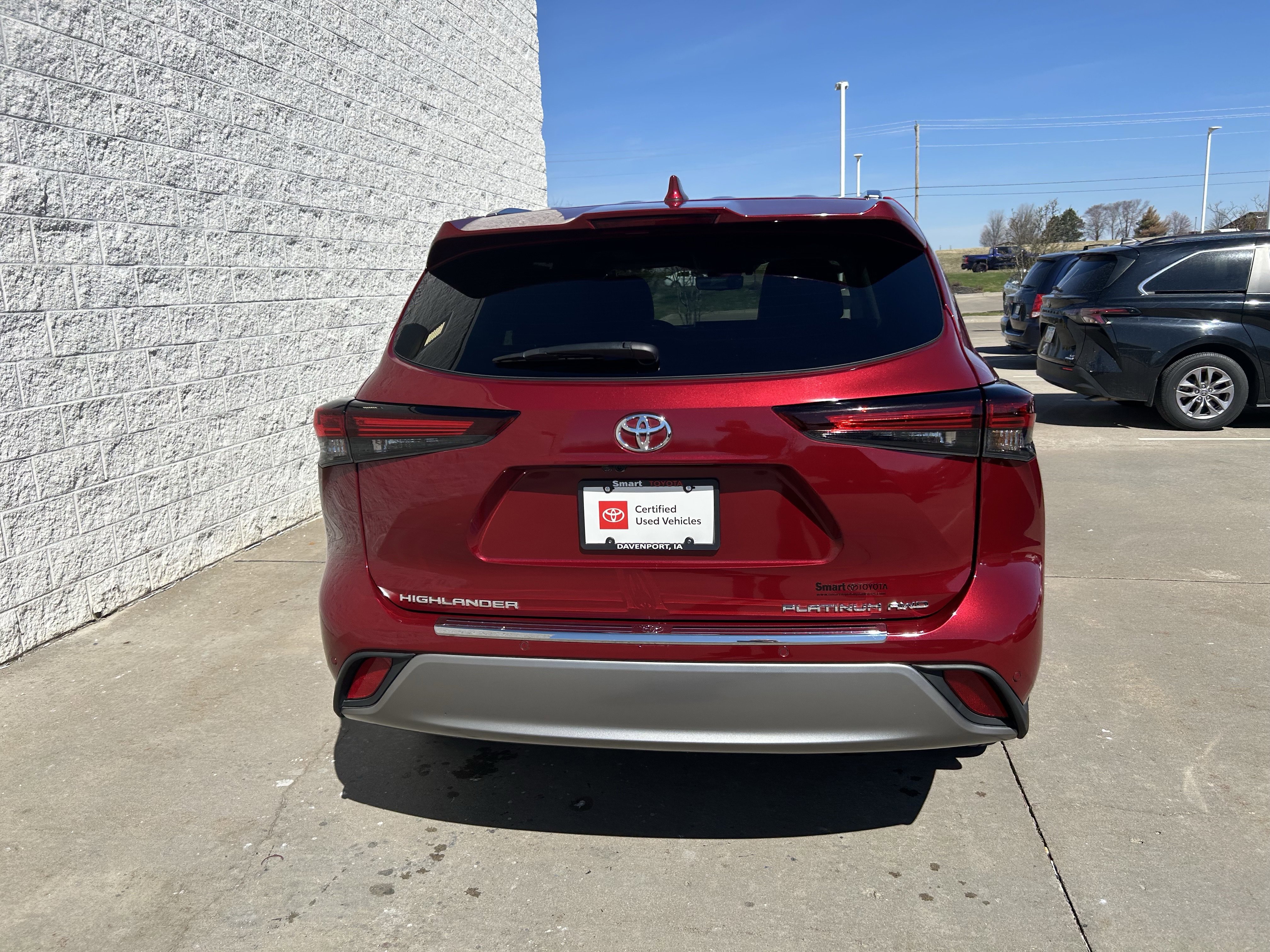 Used 2024 Toyota Highlander Platinum image 6