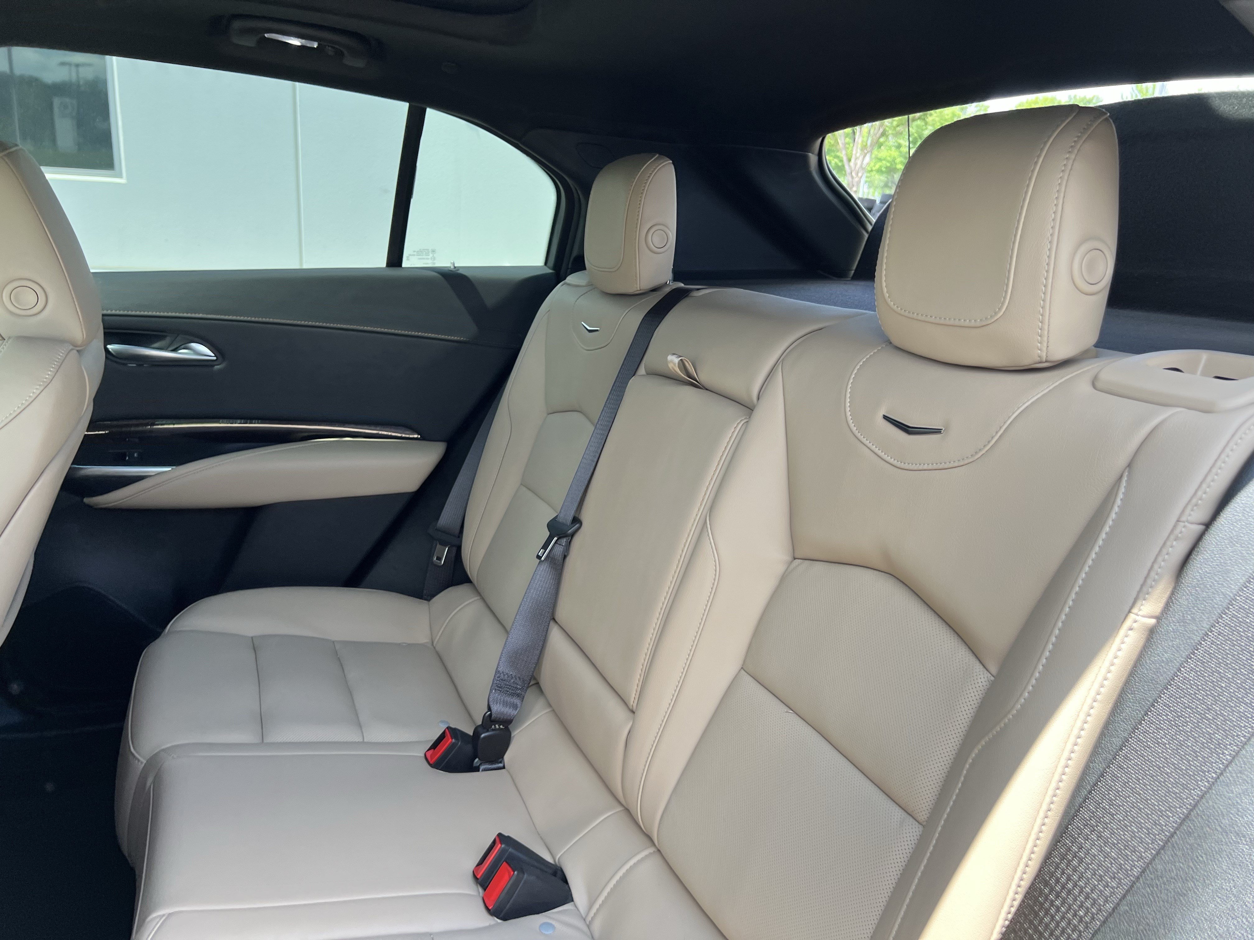 Used 2025 Cadillac XT4 Premium Luxury FWD image 32