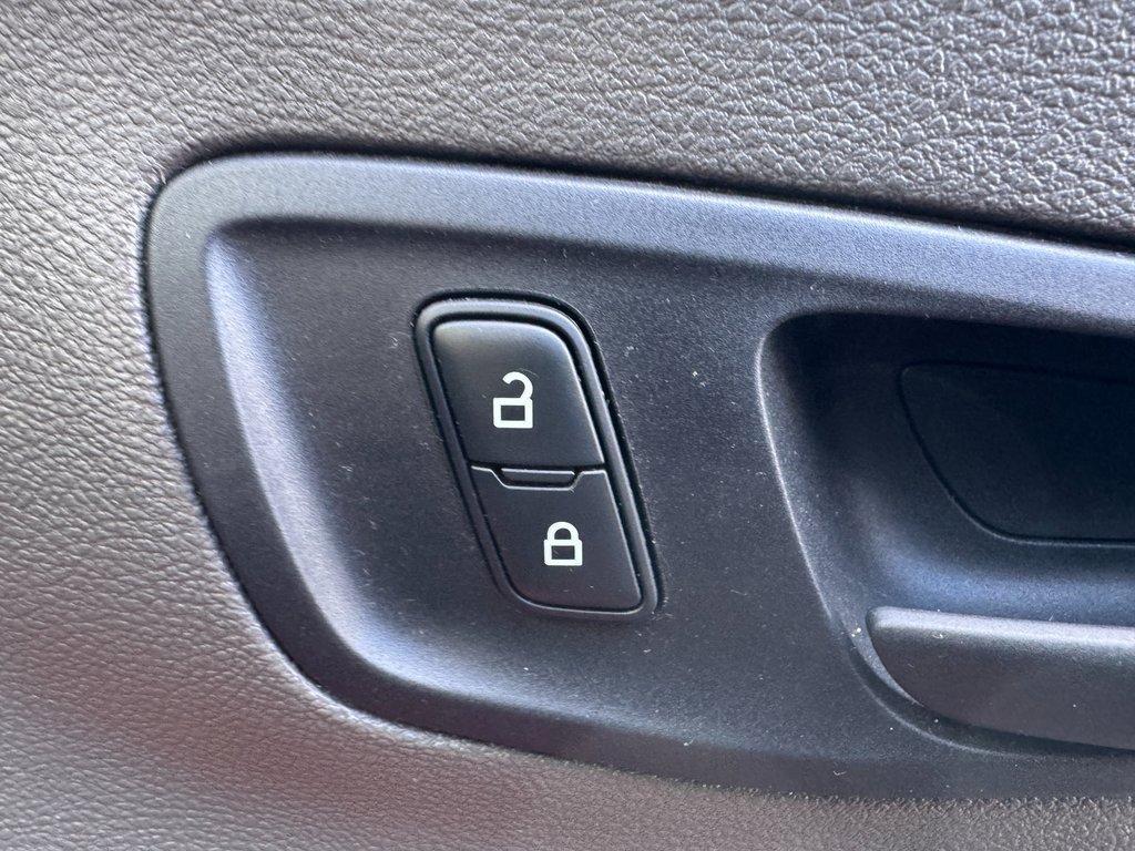 Used 2020 Ford Transit 150 Low Roof AWD image 30