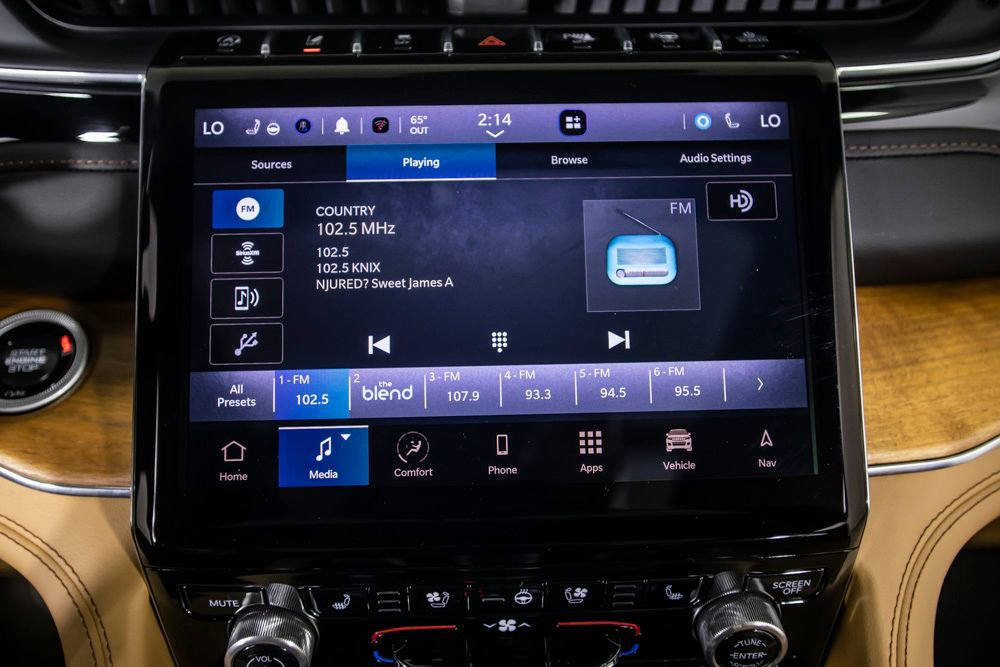 Used 2025 Jeep Grand Cherokee L Summit AWD/4WD image 40