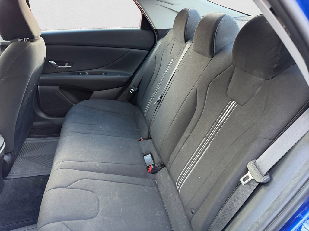Used 2022 Hyundai Elantra SEL w/ Cargo Package image 10