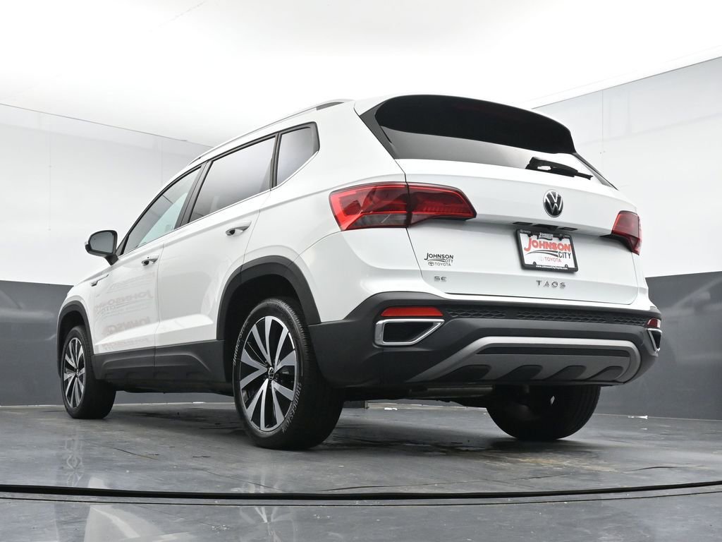 Used 2024 Volkswagen Taos SE image 40