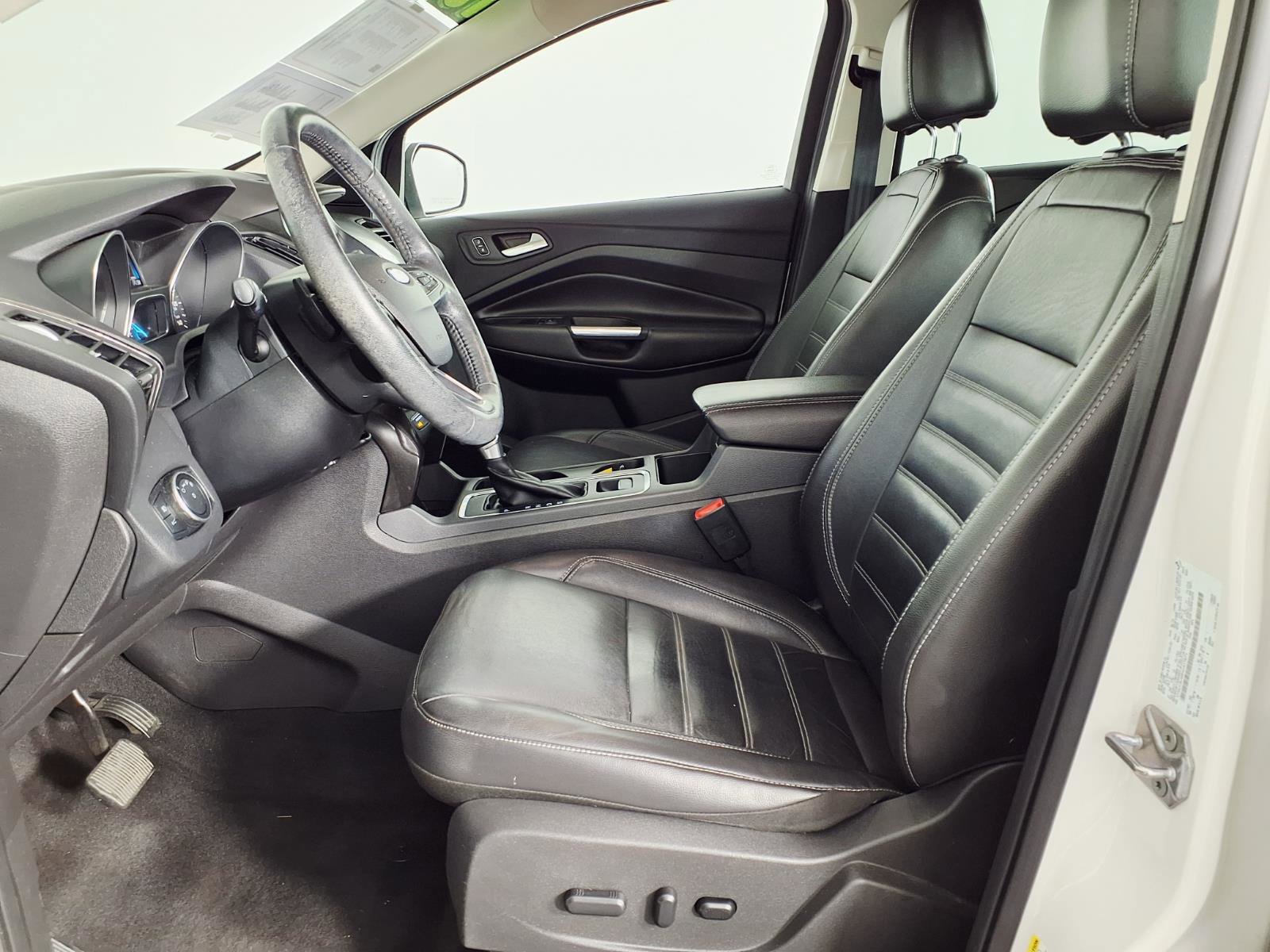 Used 2017 Ford Escape Titanium image 17