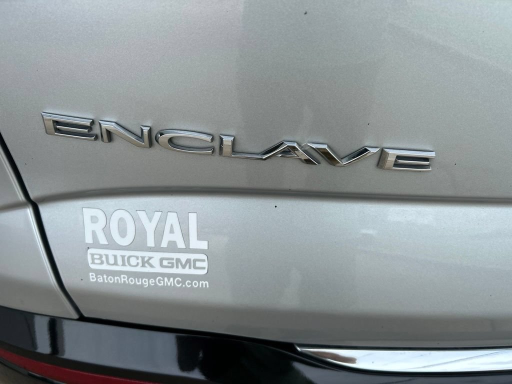 Used 2022 Buick Enclave Essence w/ Sport Touring Edition FWD image 28