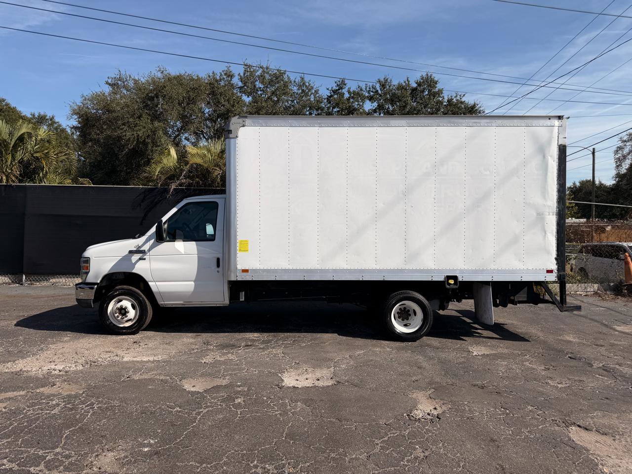 Used 2015 Ford E-350 and Econoline 350 Super Duty image 7