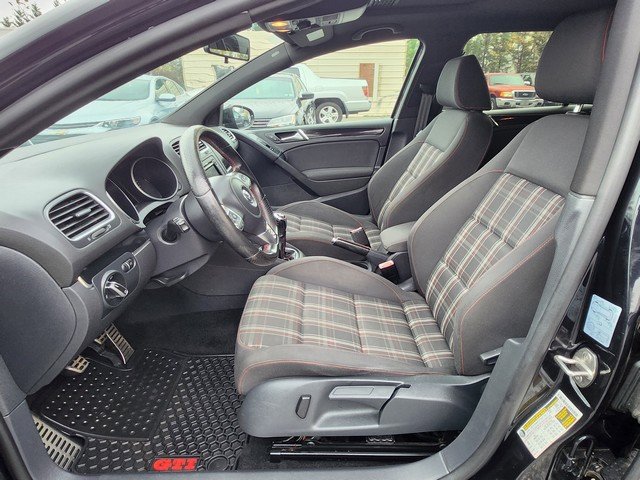 Used 2013 Volkswagen Golf 4-Door image 10