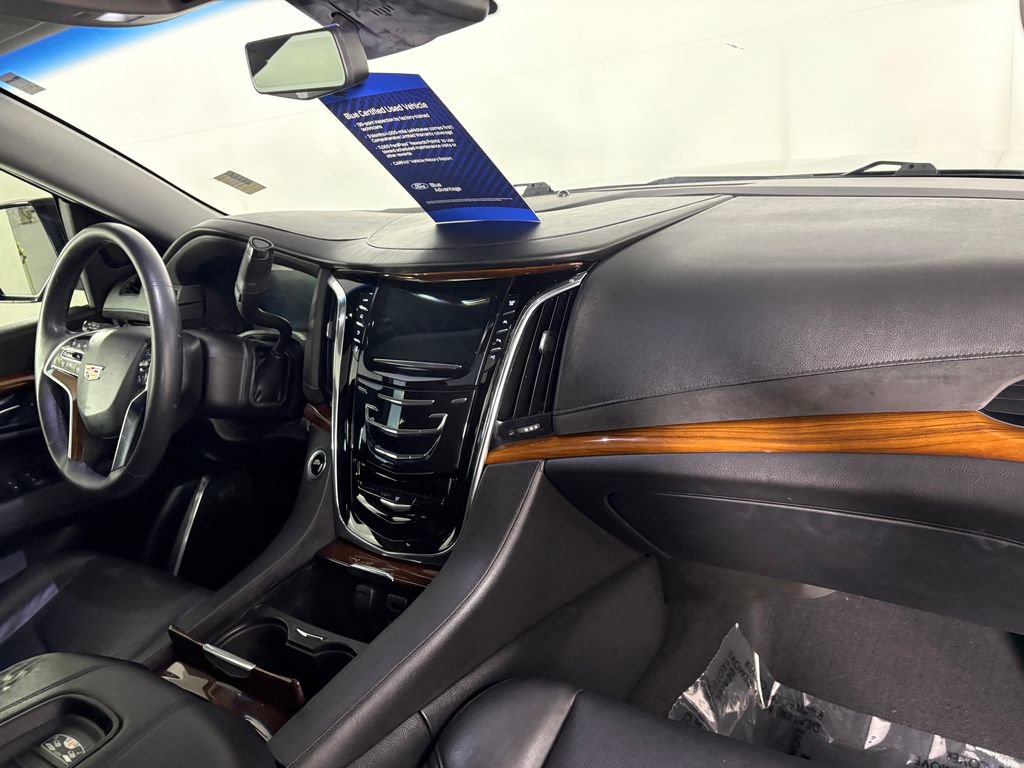 Used 2018 Cadillac Escalade Premium Luxury AWD/4WD image 40
