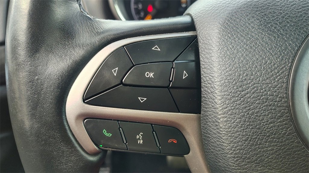 Used 2019 Jeep Grand Cherokee Altitude image 16