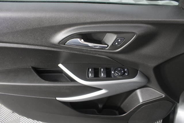 Used 2025 Chevrolet Trax LS image 14