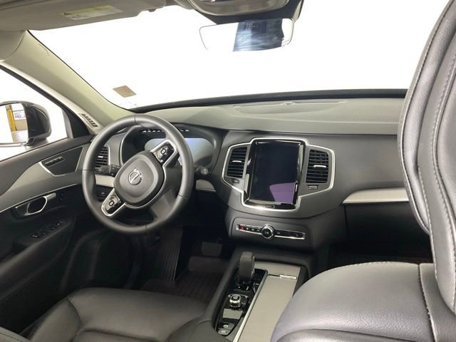Certified 2024 Volvo XC90 B5 Core w/ Protection Package Premier image 31